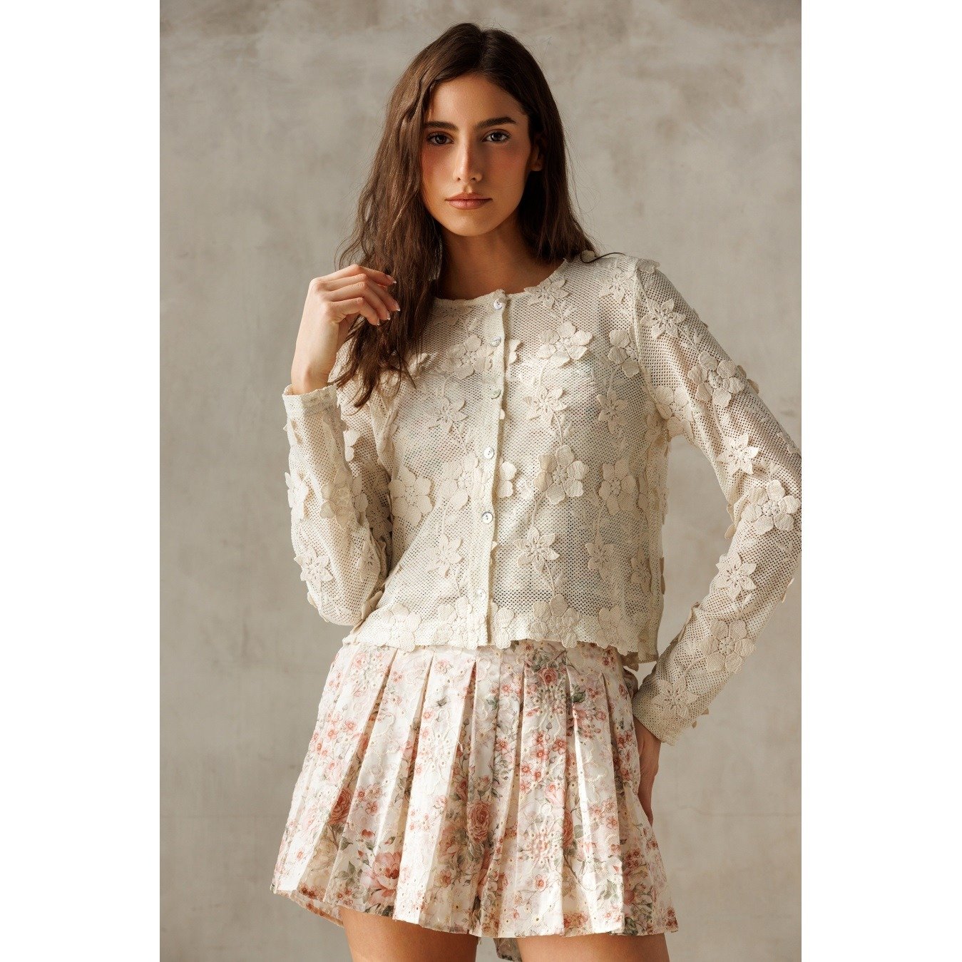 Embroidered Collar Floral Lace Cardigan Cream