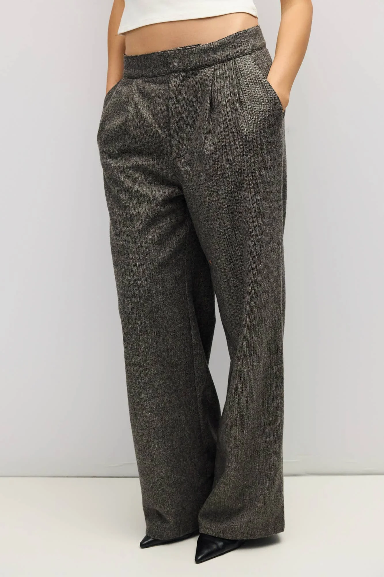 The Ali Pleated Wool Trousers Grey Herringbone