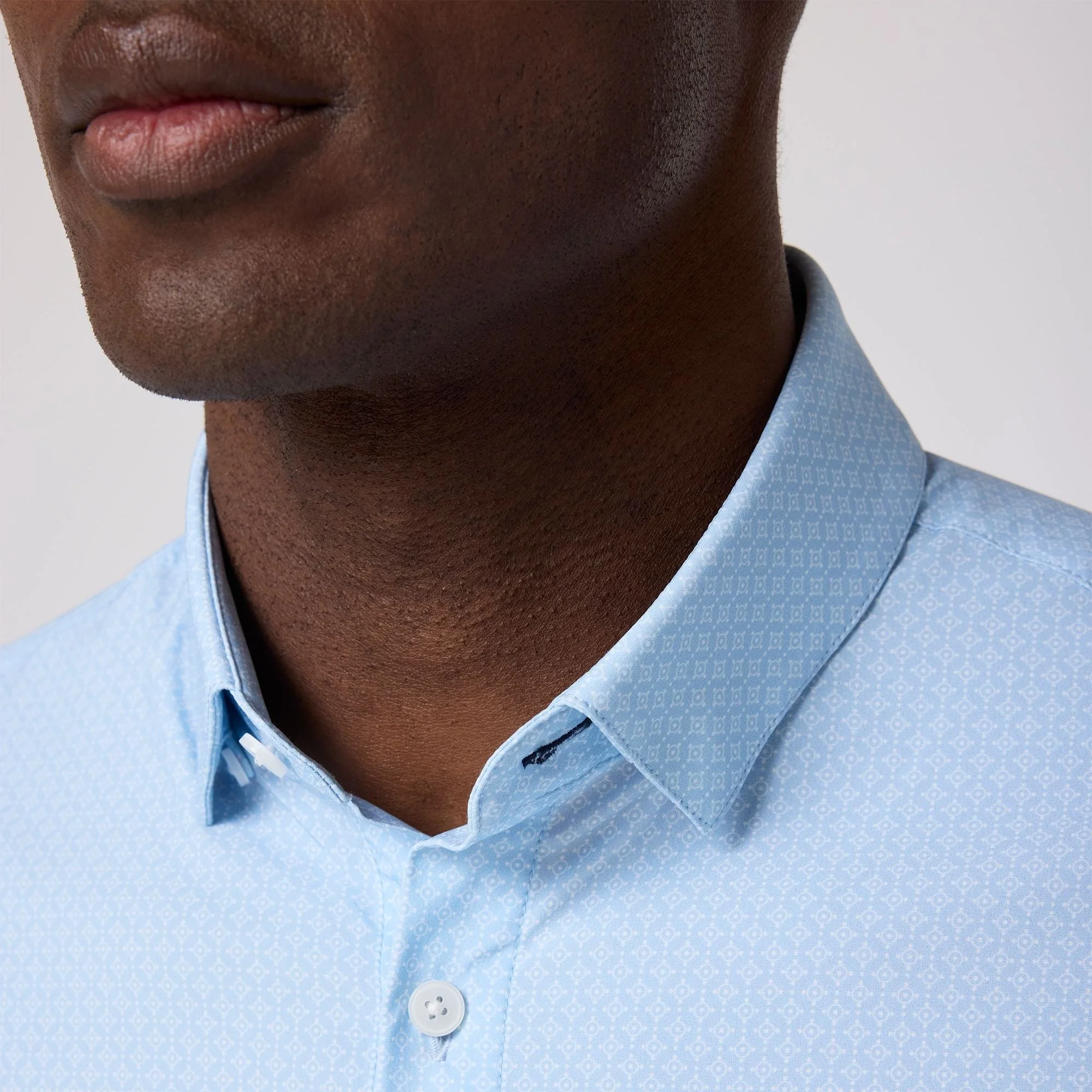 M+M Leeward No Tuck Dress Shirt Cloud Blue Circle Texture