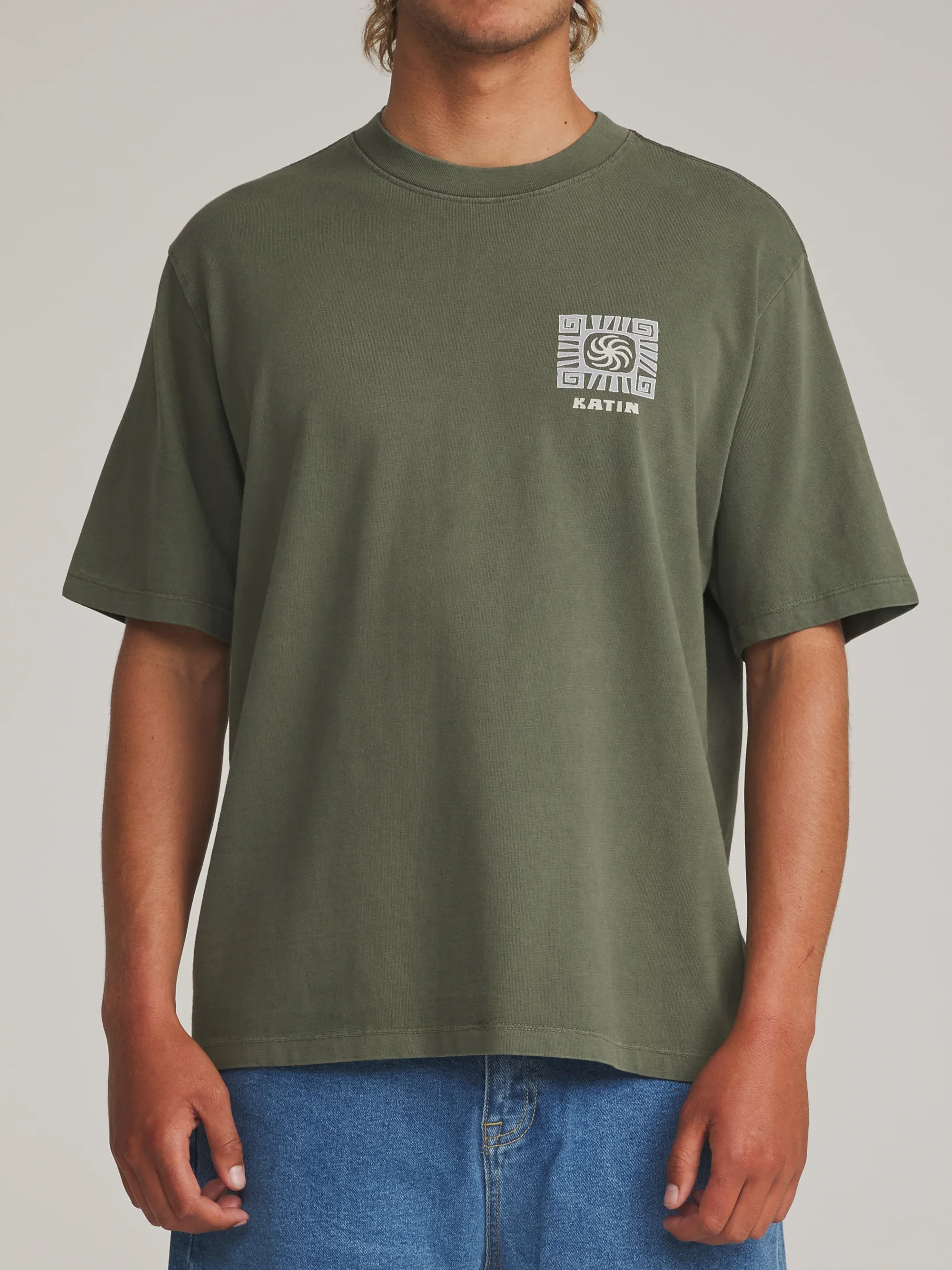 katin-fa26-graphic-ss-tee-root-box-fit-tee-clover-vintage-wash-on-model-01-front_5000x.webp