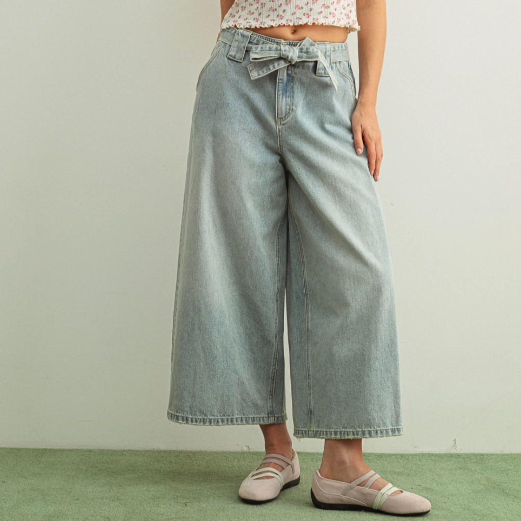 Bow Belt Wide Leg Cropped Jeans Light Wash