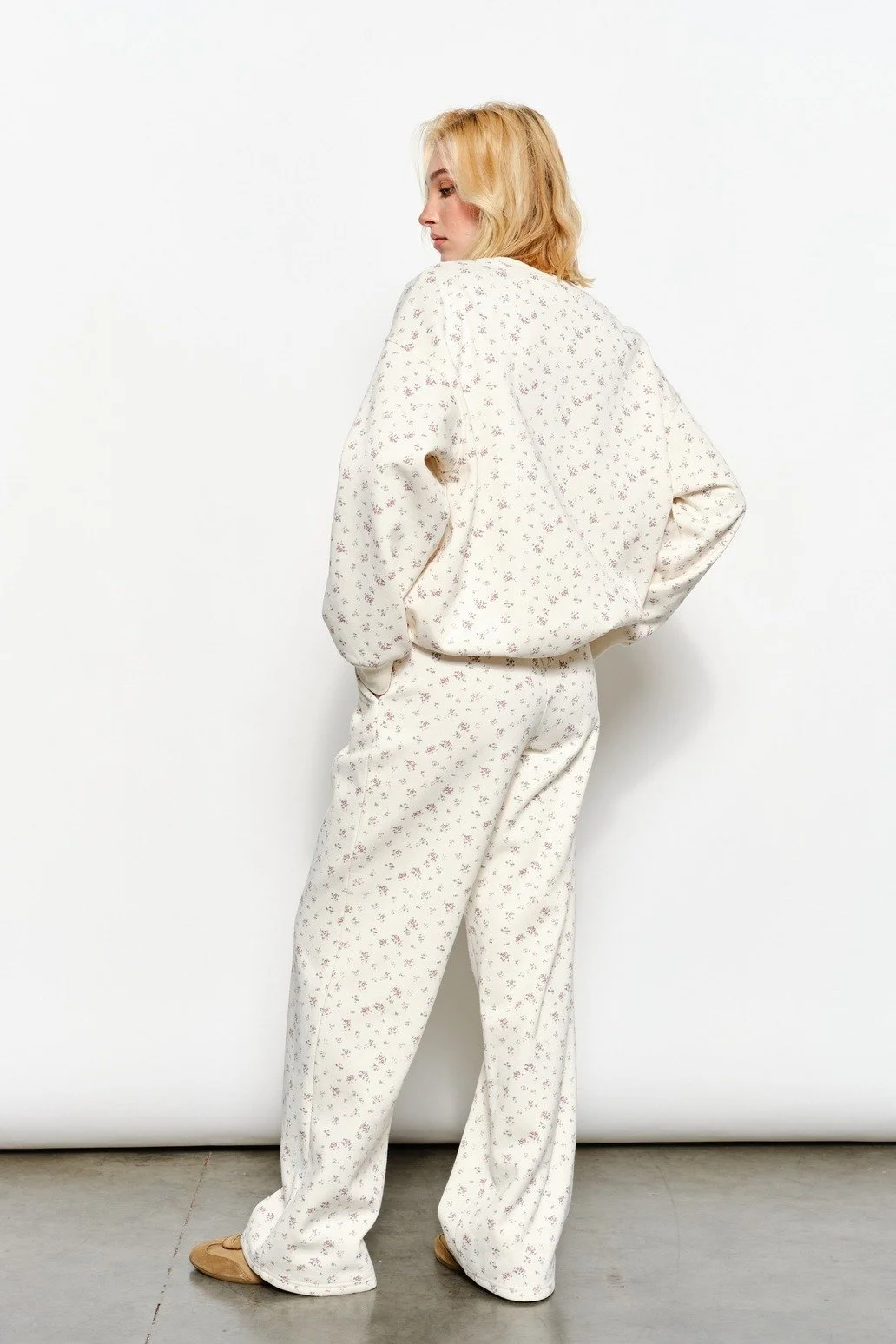 Madison Vintage Floral Print Sweatshirt Ivory