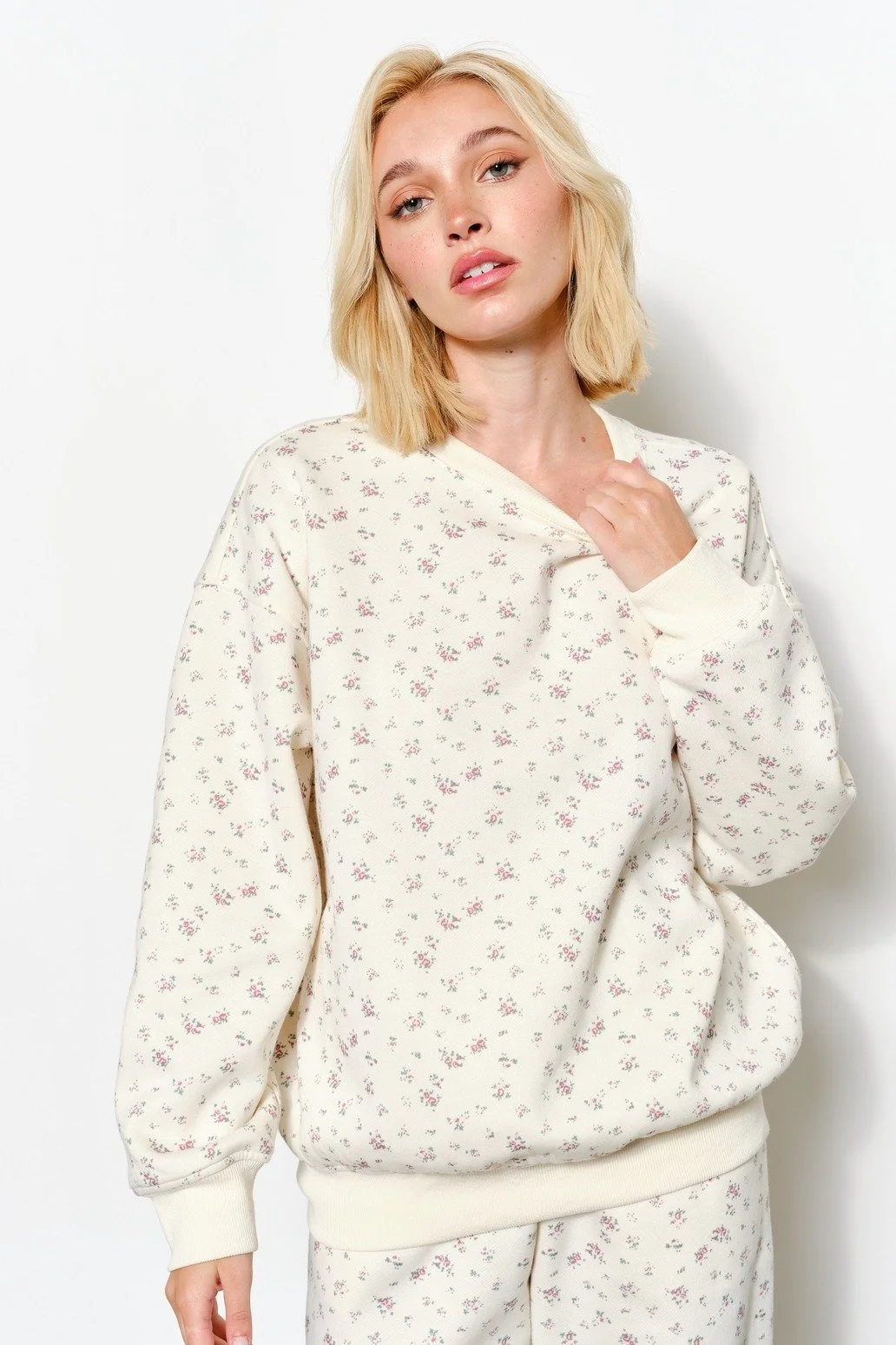 Madison Vintage Floral Print Sweatshirt Ivory
