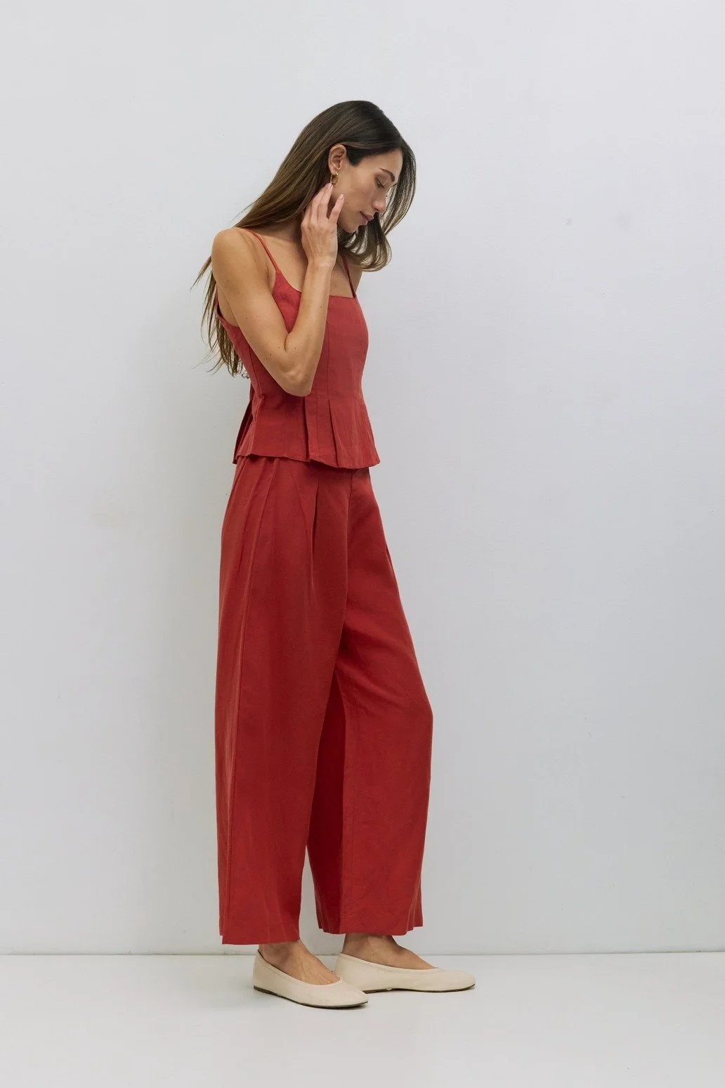 The Jocelyn Pleated Linen Tank Brick Red