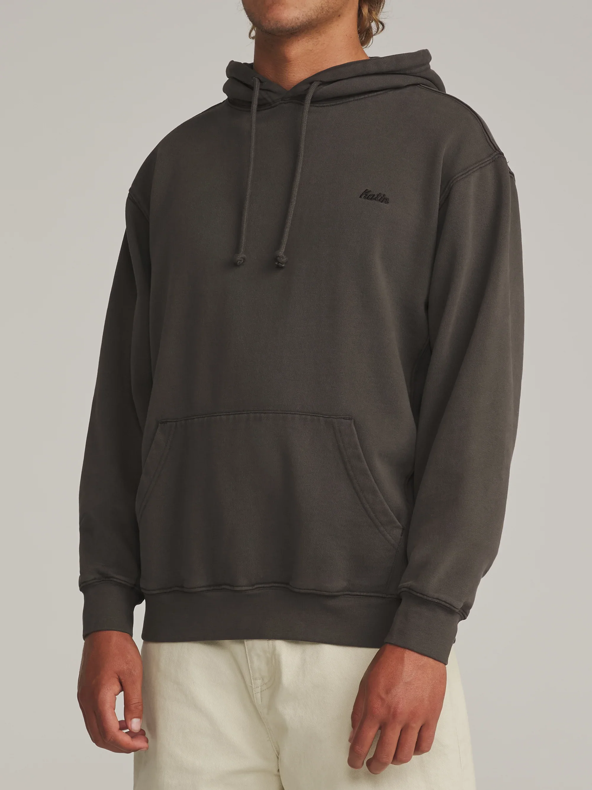 katin-fa26-fleece-emb-hood-fleece-lead-vintage-wash-on-model-02-side_5000x.webp