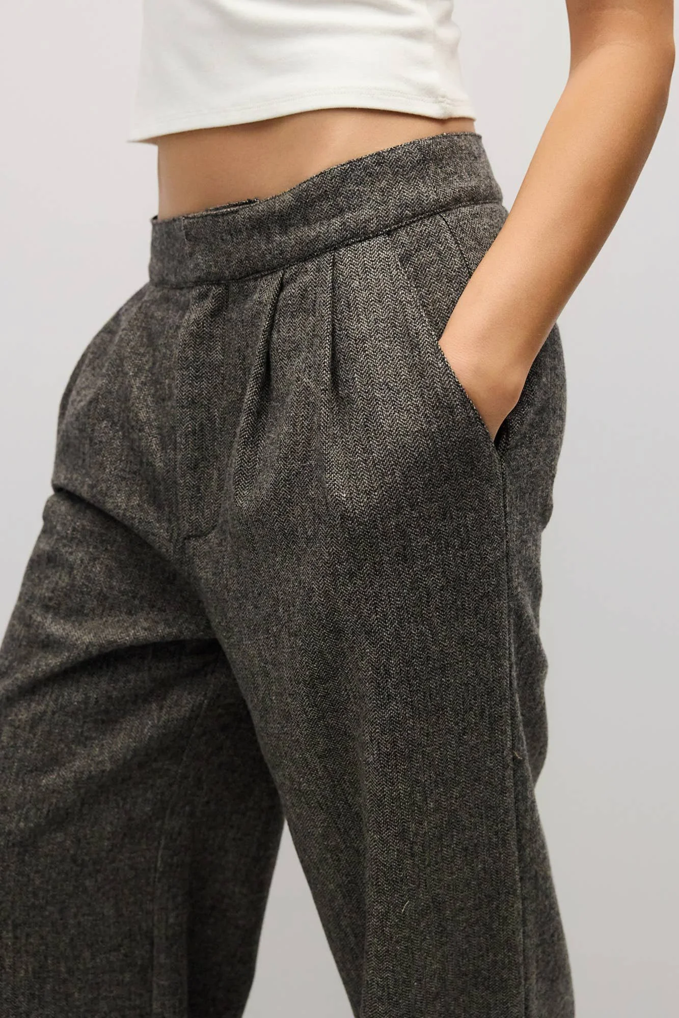 The Ali Pleated Wool Trousers Grey Herringbone