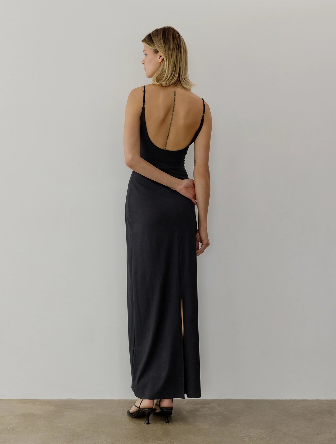 The Tris Dress Black