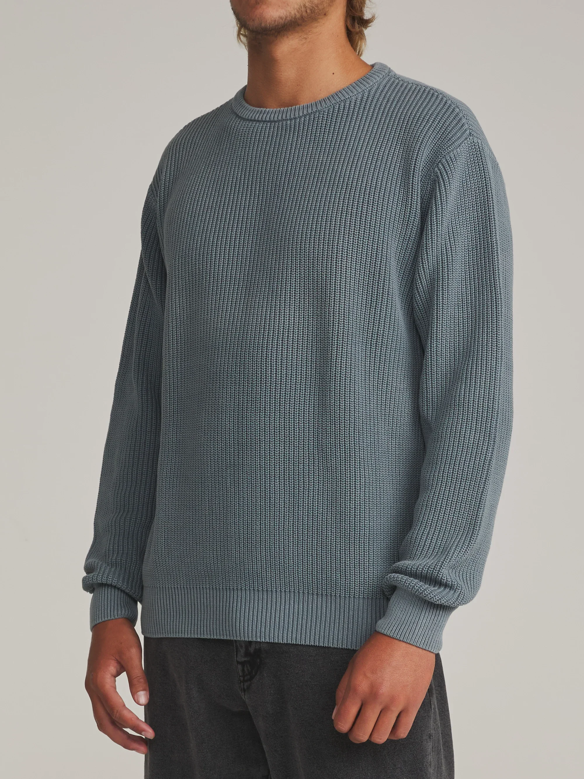 katin-fa26-sweaters-swell-sweater-tempest-blue-on-model-02-side1_5000x.webp