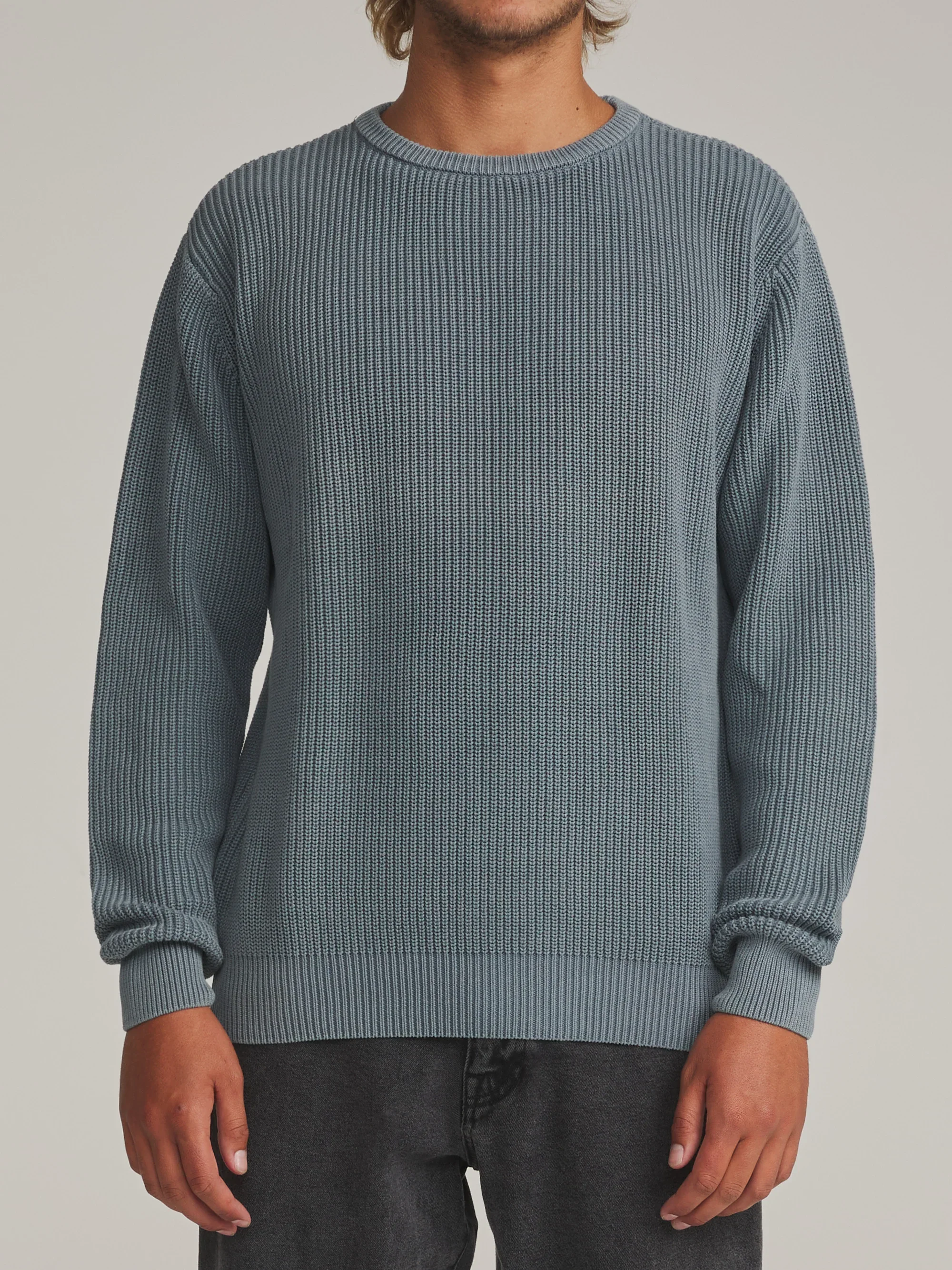 katin-fa26-sweaters-swell-sweater-tempest-blue-on-model-01-front1_5000x.webp