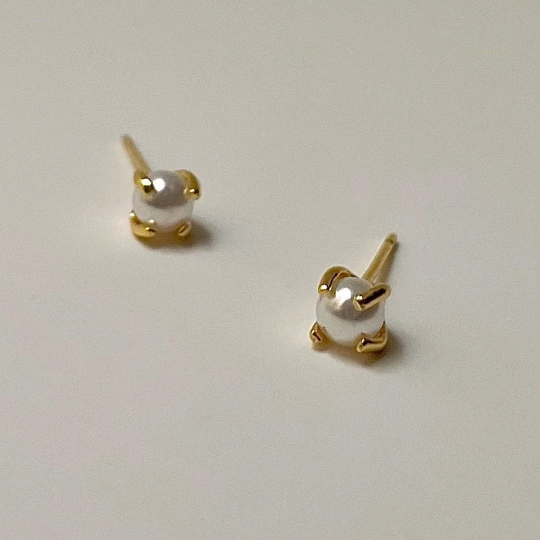 Dainty Pearl Studs Gold