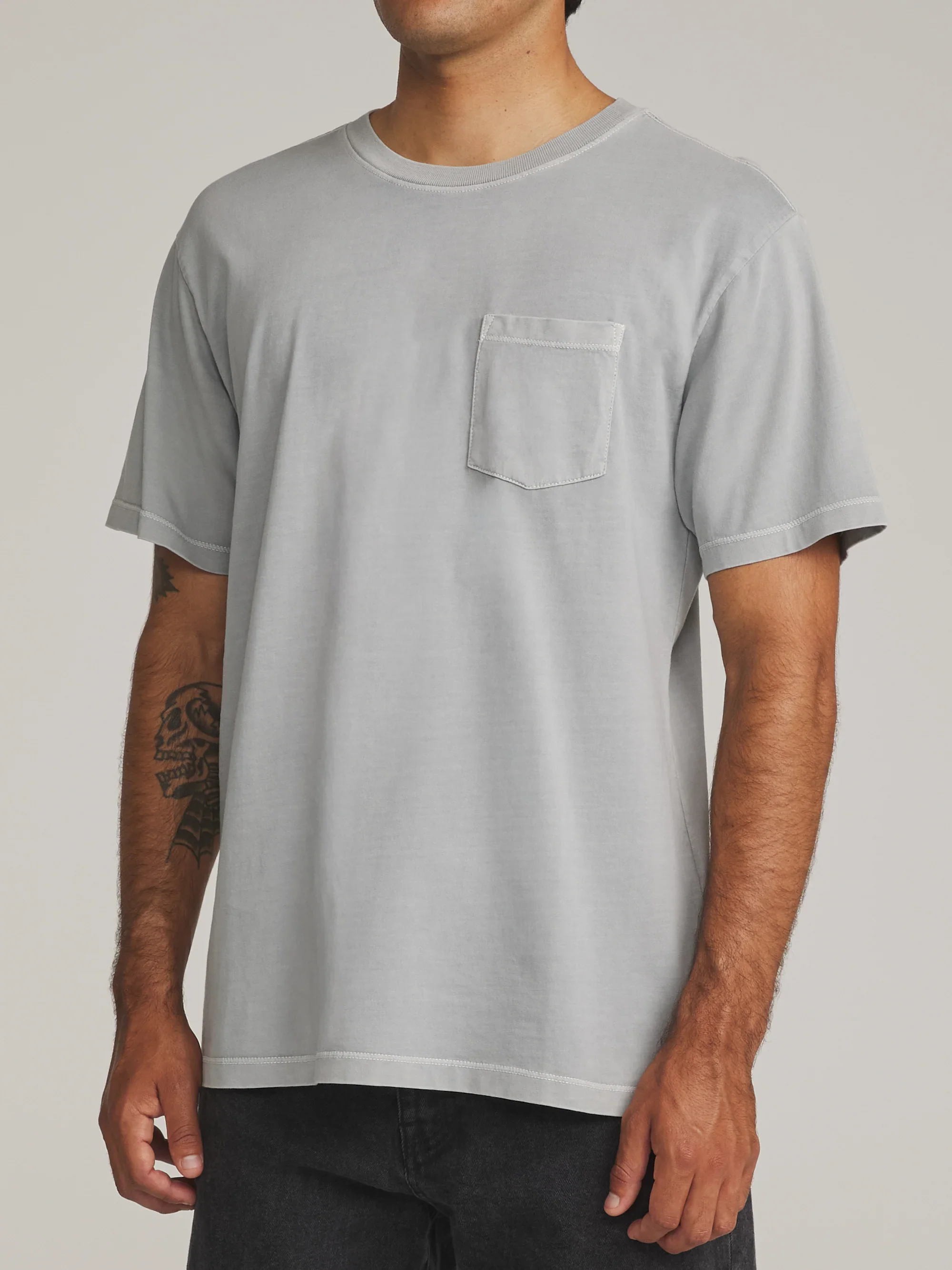 katin-fa26-basic-knits-base-tee-gray-blue-vintage-wash-on-model-02-side_5000x.webp