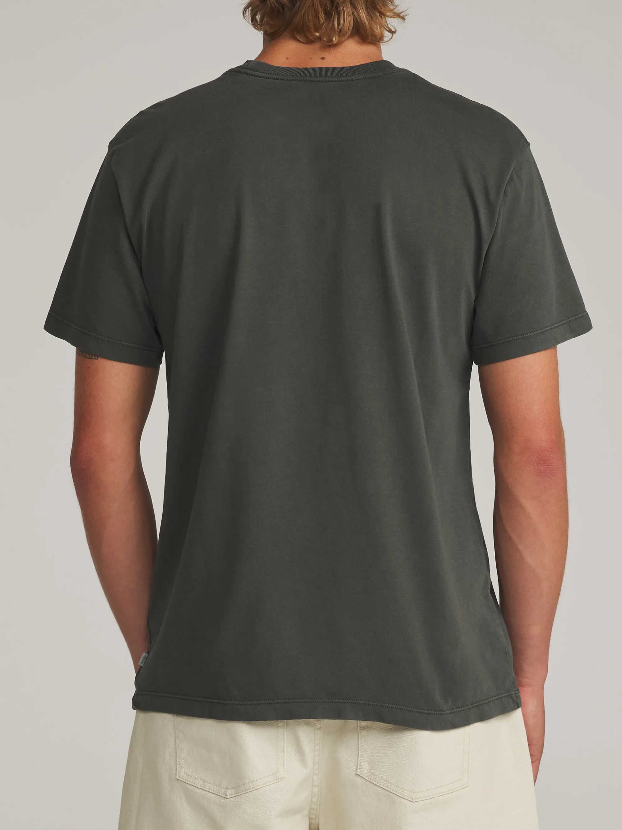 katin-fa26-basic-knits-base-tee-black-vintage-wash-on-model-03-back_5000x.webp