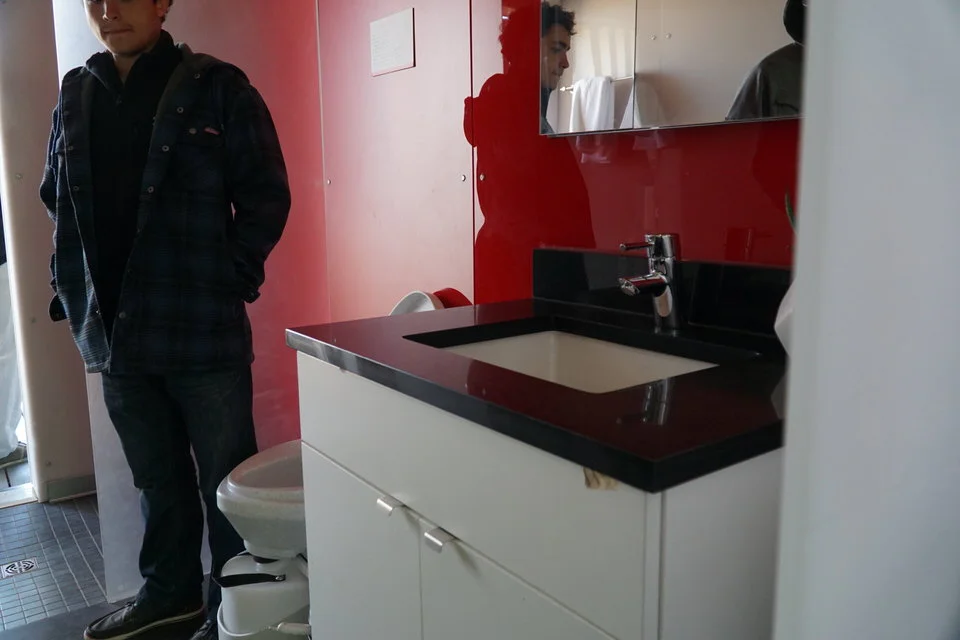 20171102 - Solar-Decathlon-Maryland-reACT-spinewall-bathroom.JPG