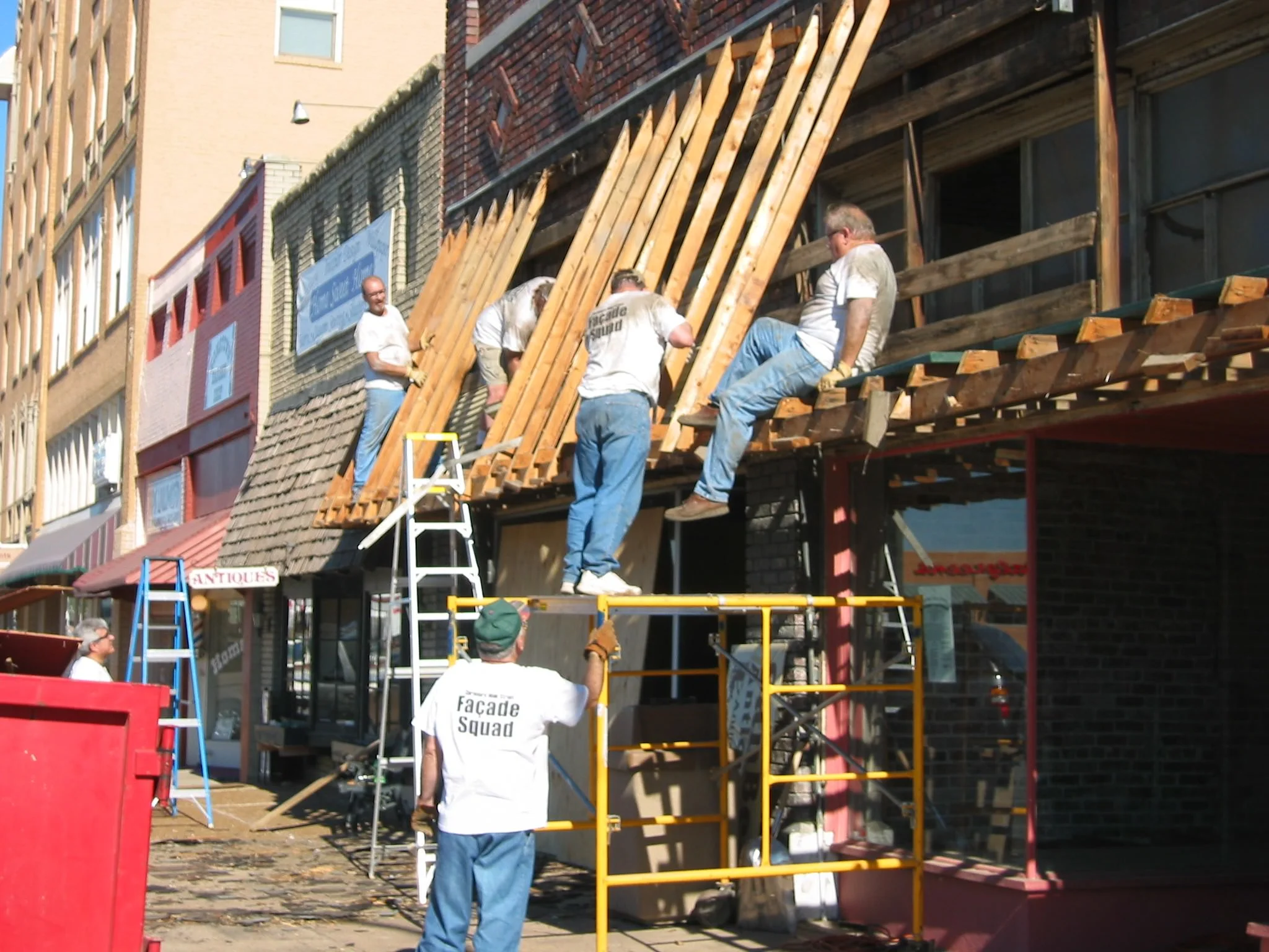 Photo by:&nbsp;Claremore Main Street of their Facade Squad in action
