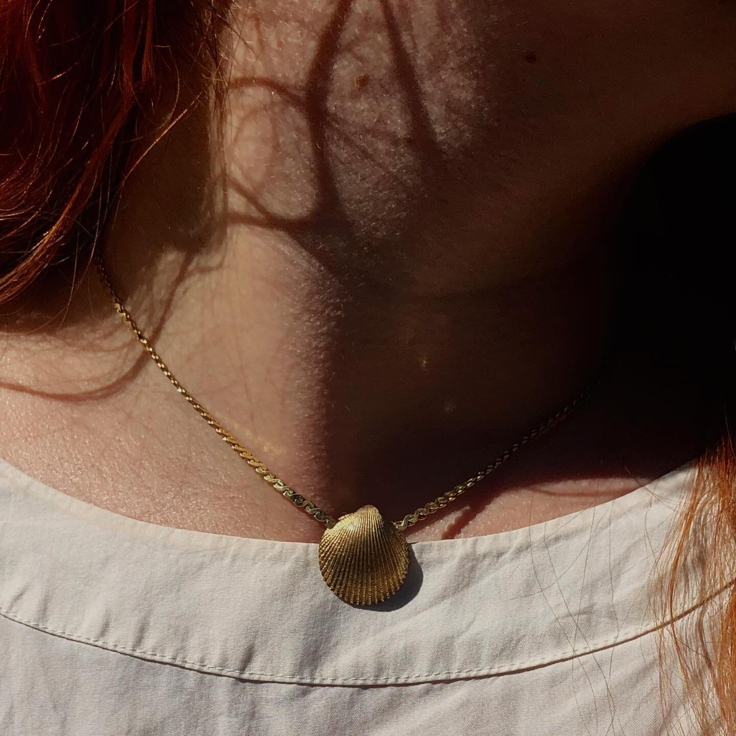 our golden shell 
from collection 01
in the wild via @sianna.flowers 🐚