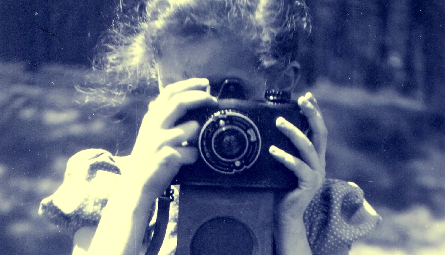 stock-photo-19909520-old-school-grungy-coin-operated-viewer.jpg