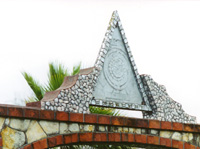 Close up of the lovely brickwork and mosaic over the gate. Apparently there is no religious symbolism to the design over the gate, except the desire to avoid paying taxes.