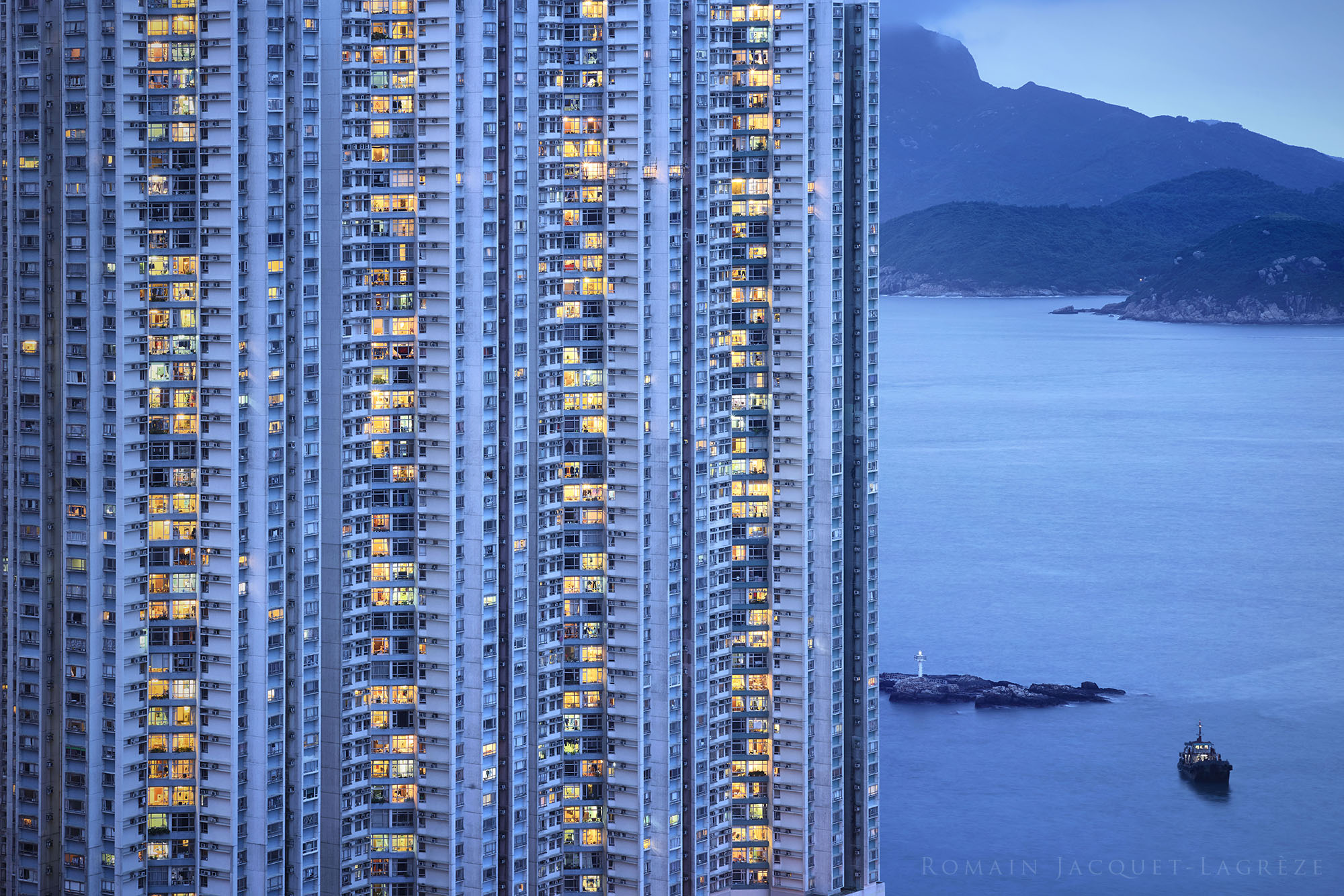 © Romain Jacquet-Lagrèze, ‘The Blue Moment’ #6, Hong Kong 2015
