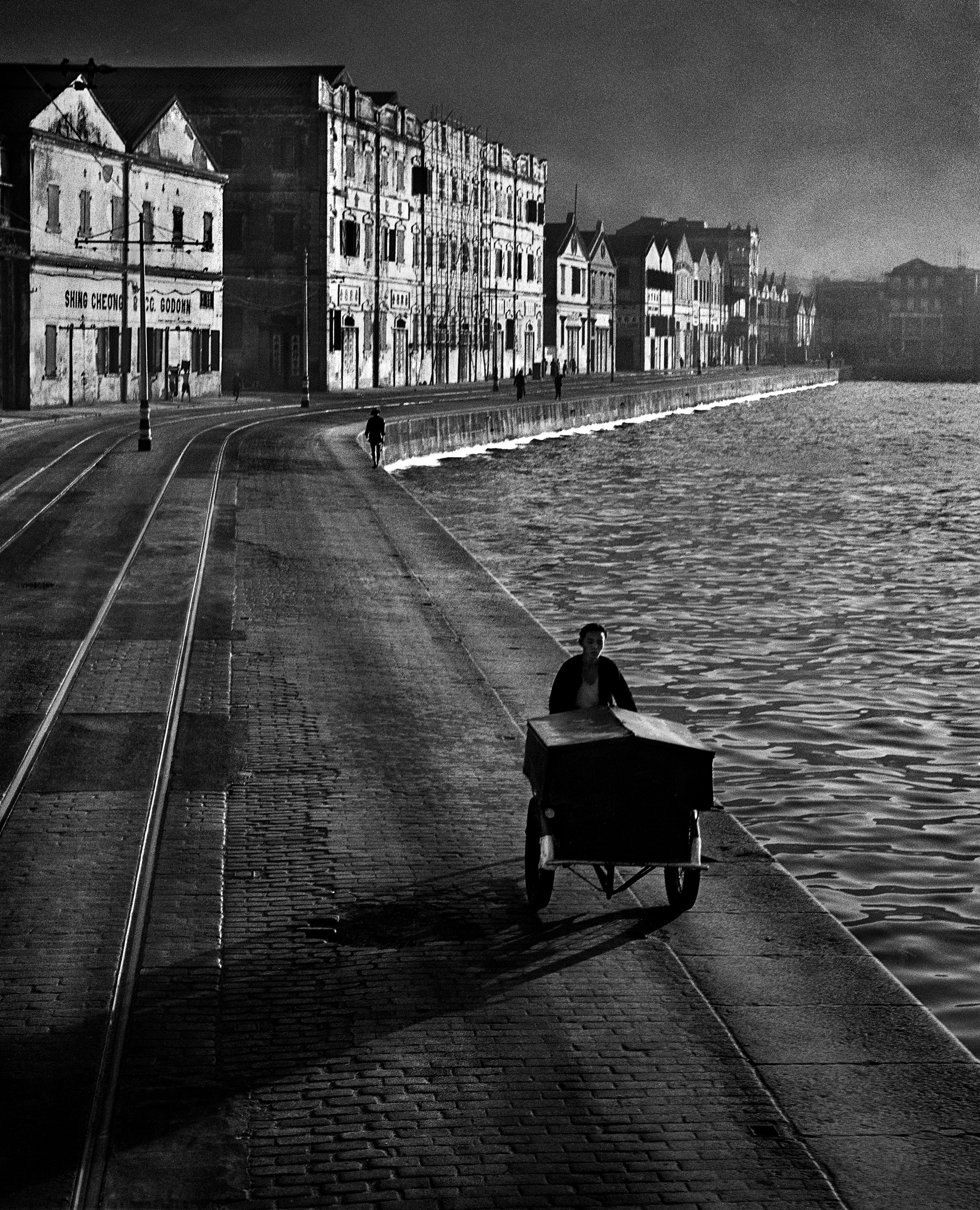 Fan Ho, As Evening Hurries By, Hong Kong 1955