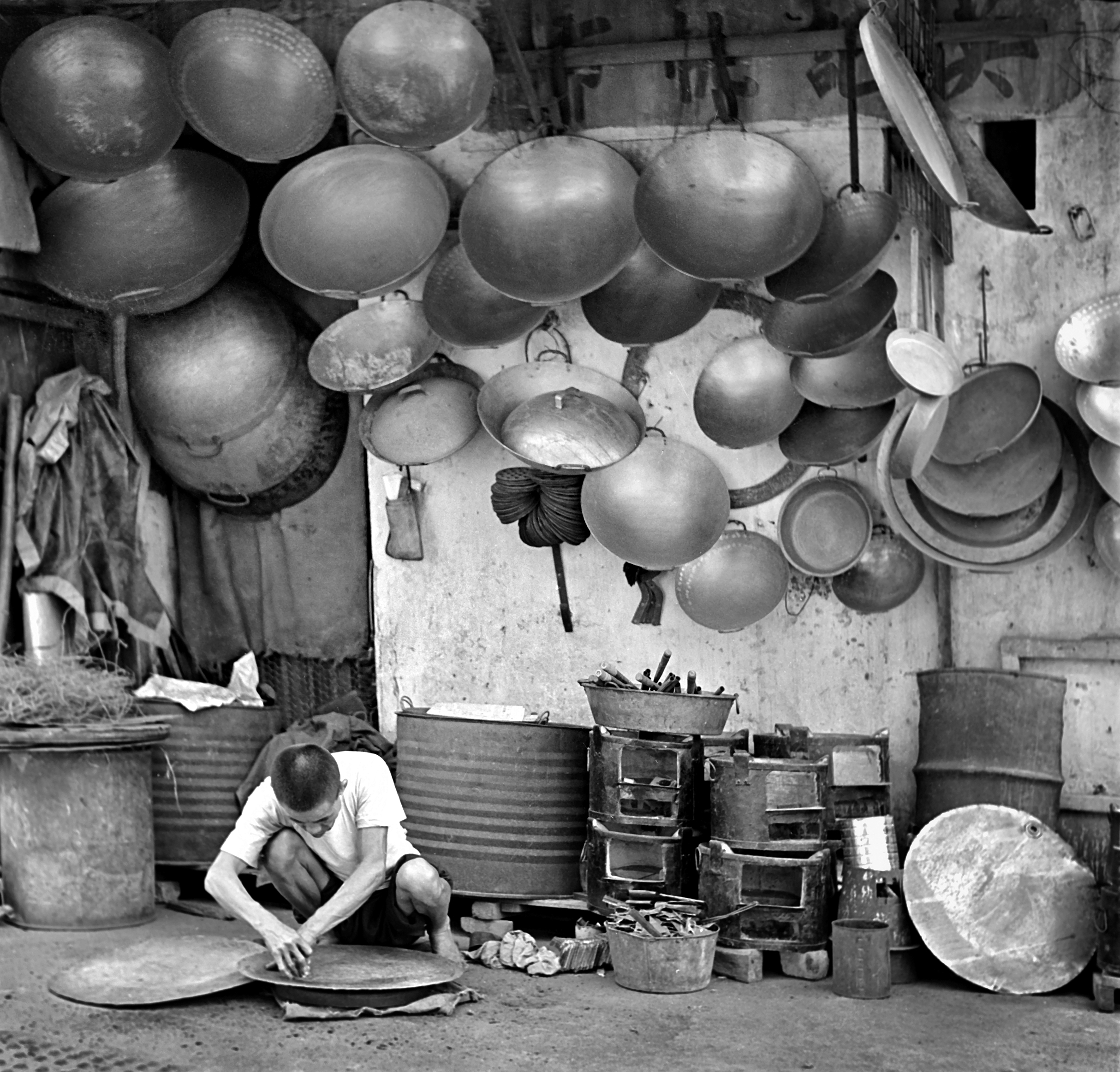 Fan Ho_woks.jpg