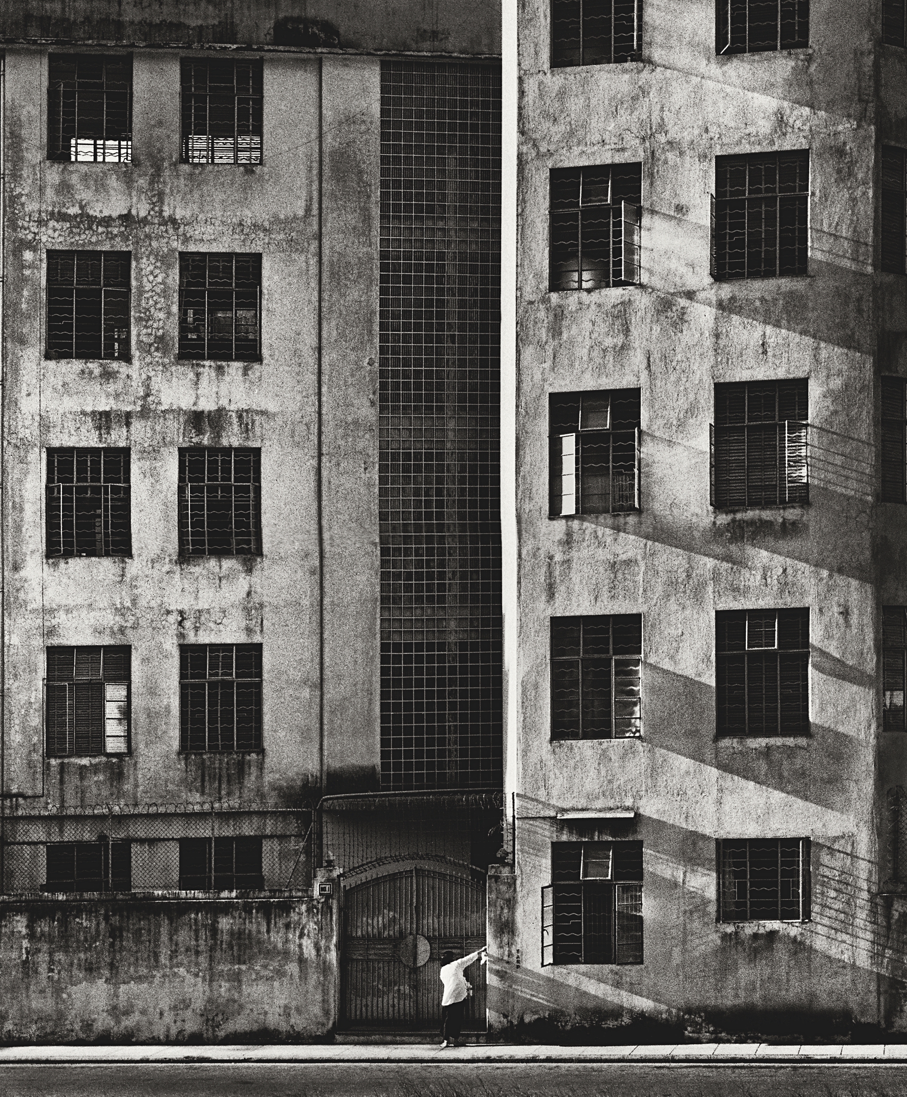 The Last Beam(餘暉)Fan Ho.jpg