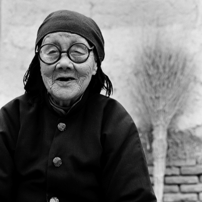 Jo Farrell, Yang Jinge portrait 87(China, 2010).jpg