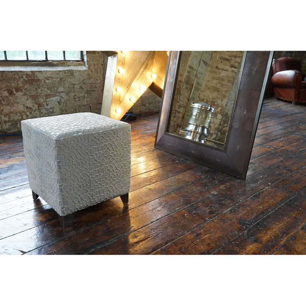 CHARLESTON CUBE STOOL FINISHED IN SHINGLE WET SAND AND ANTIQUE BRASS Dimension: W 40cm x D 40cm x H 45cm