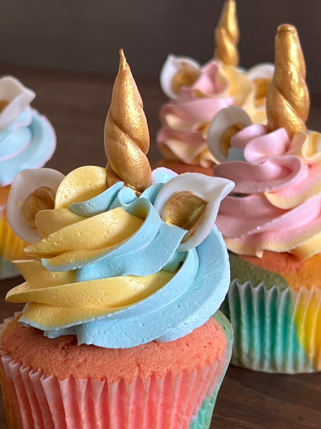 Rainbow cupcake 