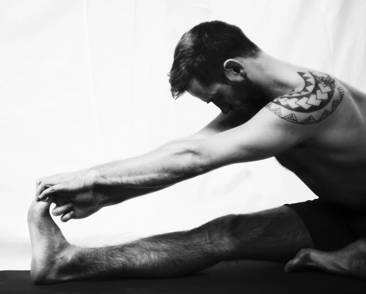 A mudra-like approach to practicing asana. Inspired by Andrea Panzer & Anthony Hall . In Maha Mudra all 3 bandhas are engaged in the all mighty Janusirsasana. Direct the breath. Exhale more slowly than the inhale. Play with the various kumbhakas. There are many subtle things to be explored here. So take your time. yoga to the people.