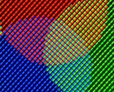 RGB/CMYK Primer kako pikseli na nekom displeju jedan do drugog prave boje koje mi percepiramo kao OSTALE.