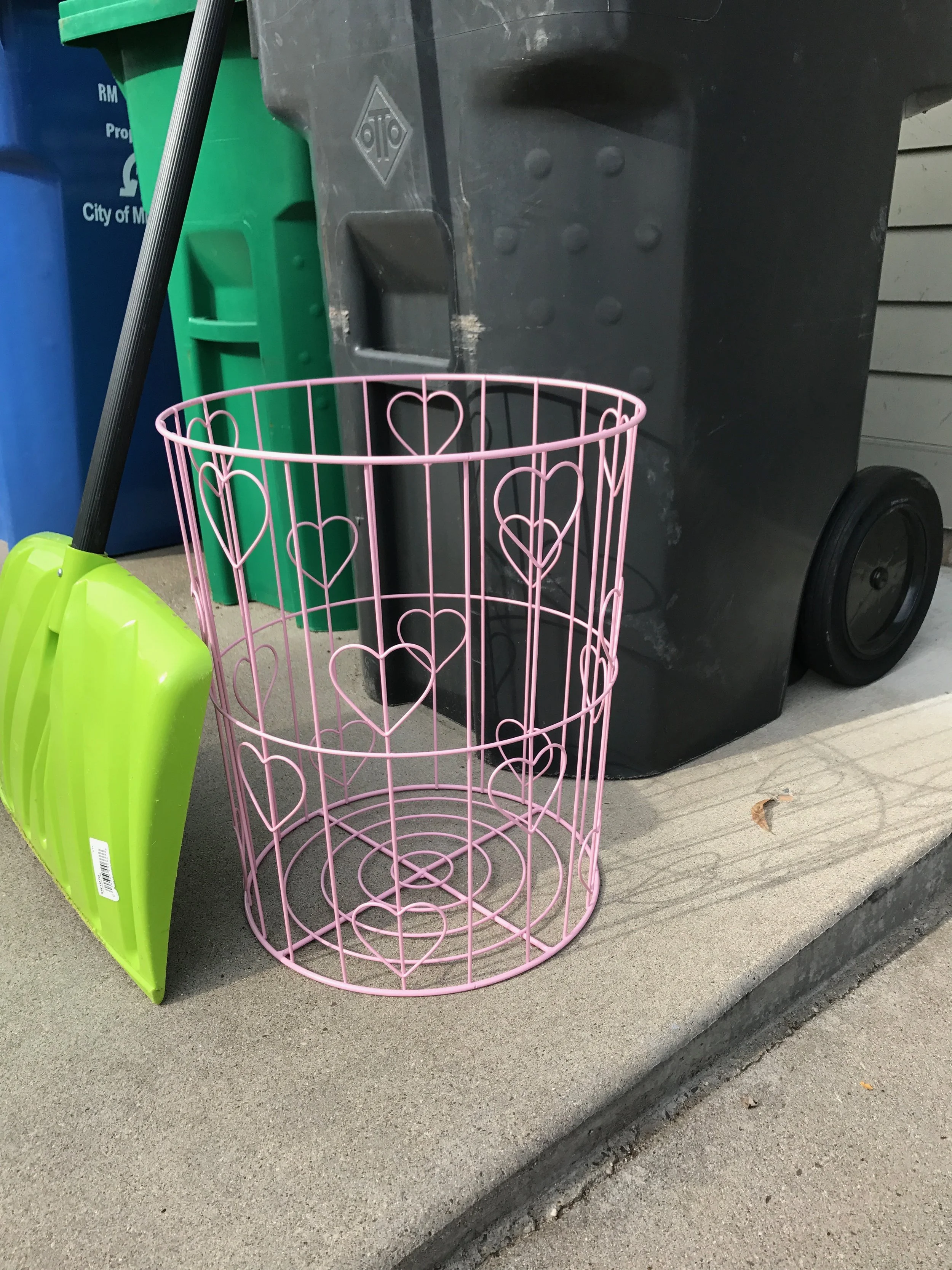 One man's trash is another man's treasure. My neighbor was getting rid of this cute pink basket and I scooped it up to give to the Simpson House for a family with two girls. 