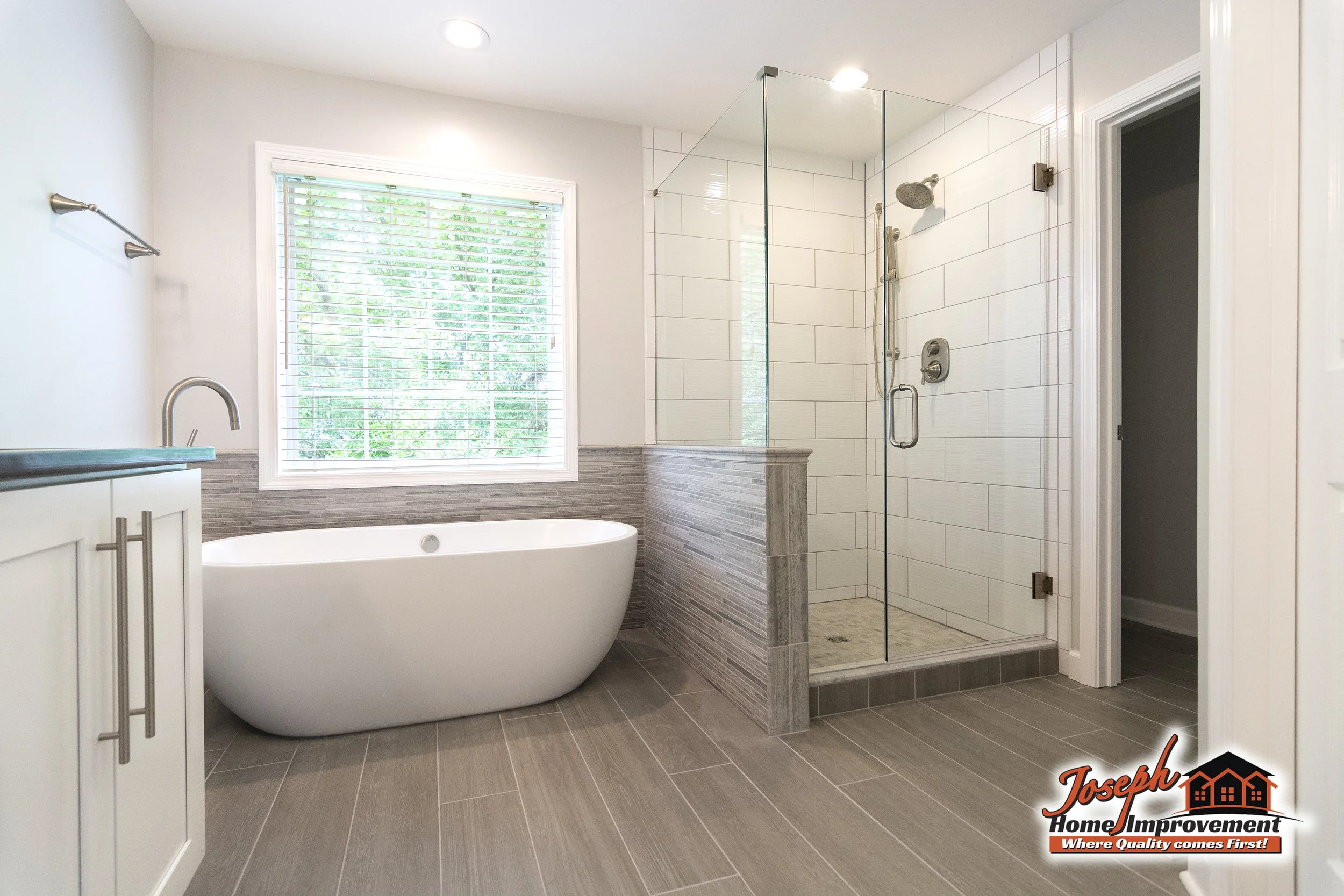 DSC_4907 WITH LOGO.jpg