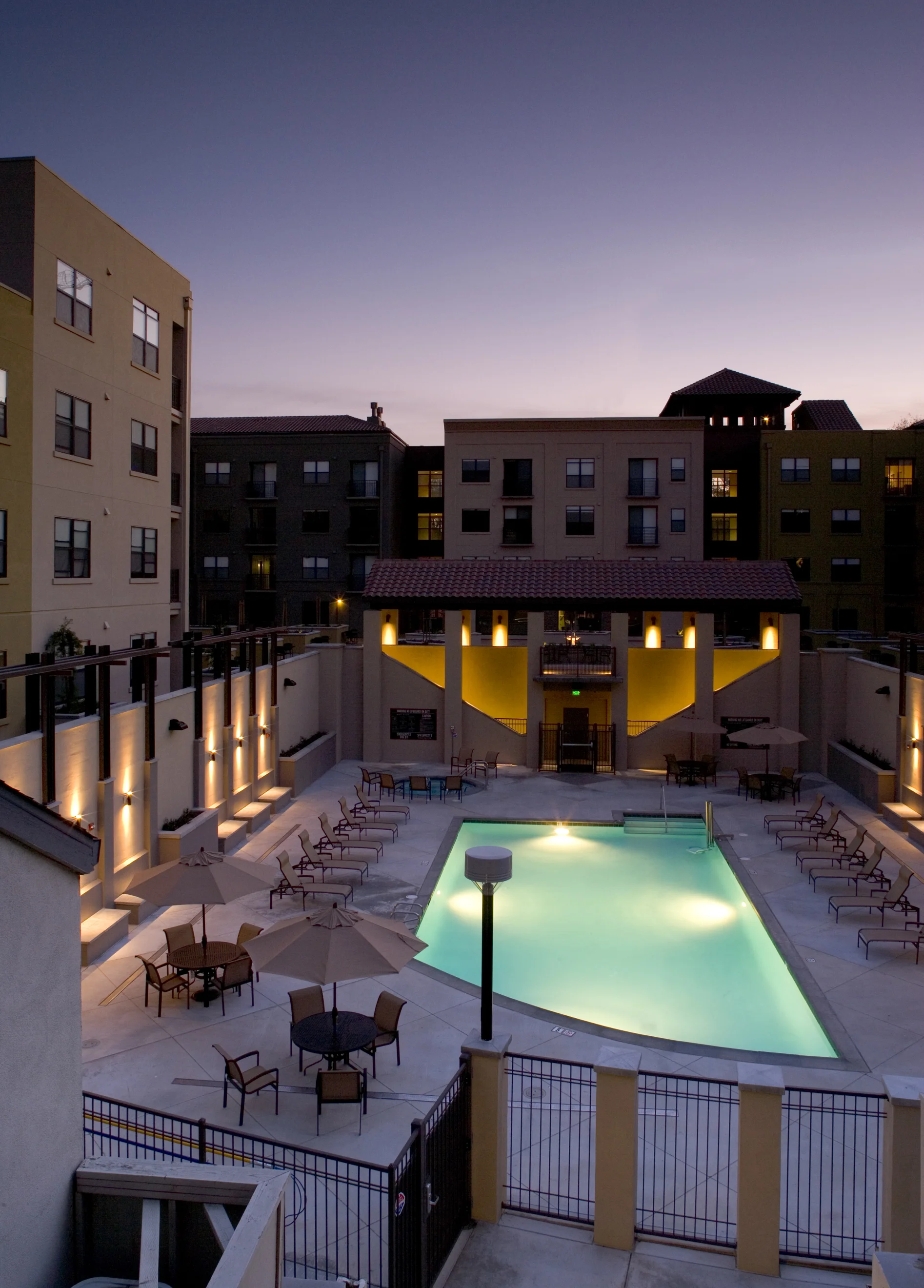 1801 L Courtyard.jpg