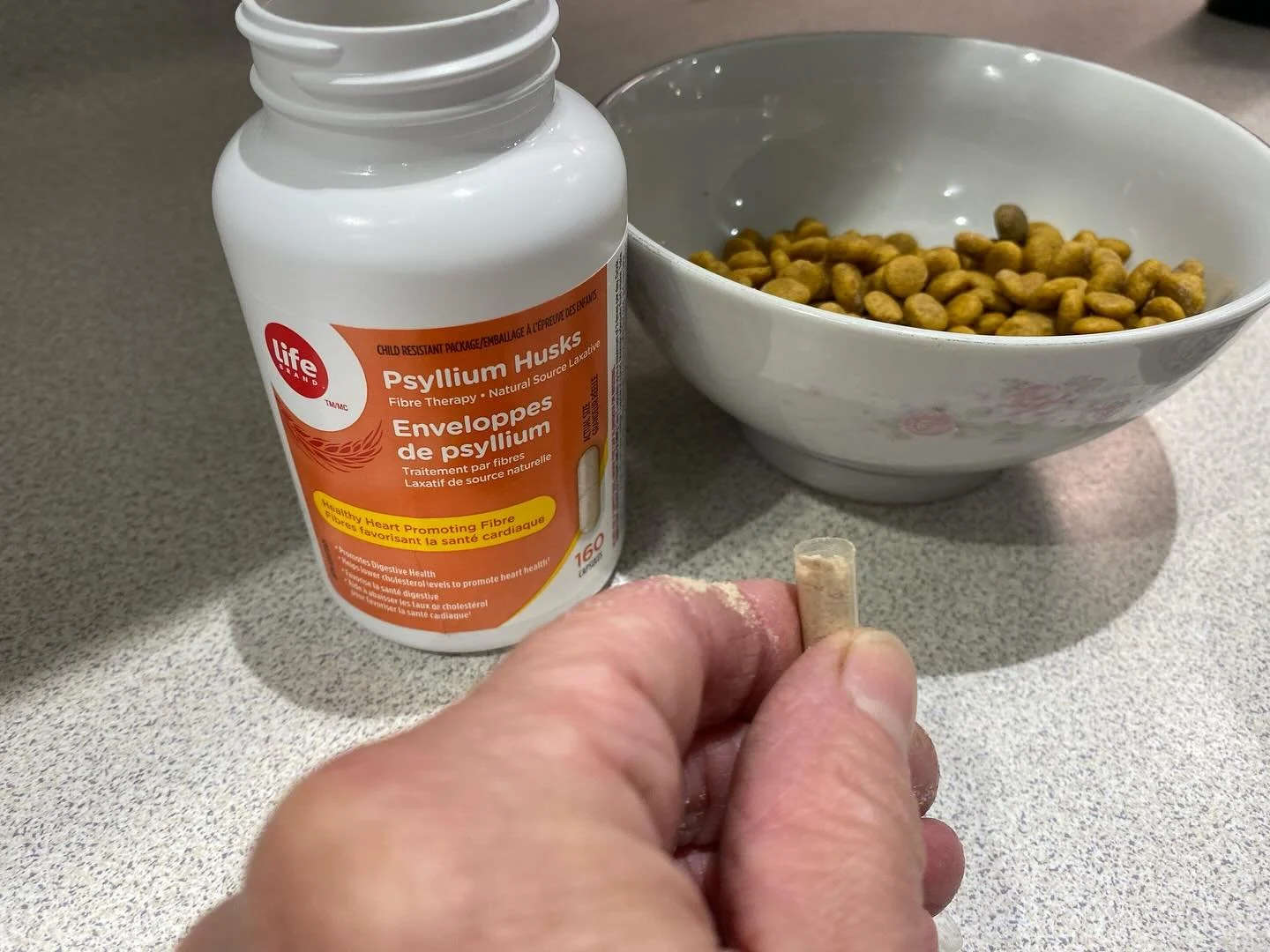 Did you know that psyllium powder is a simple, safe and cost effective way to treat constipation in cats?  It can be mixed into wet food.  But what if your kitty only eats dry food, you ask?  Simple&hellip;sprinkle it on and it actually sticks to the