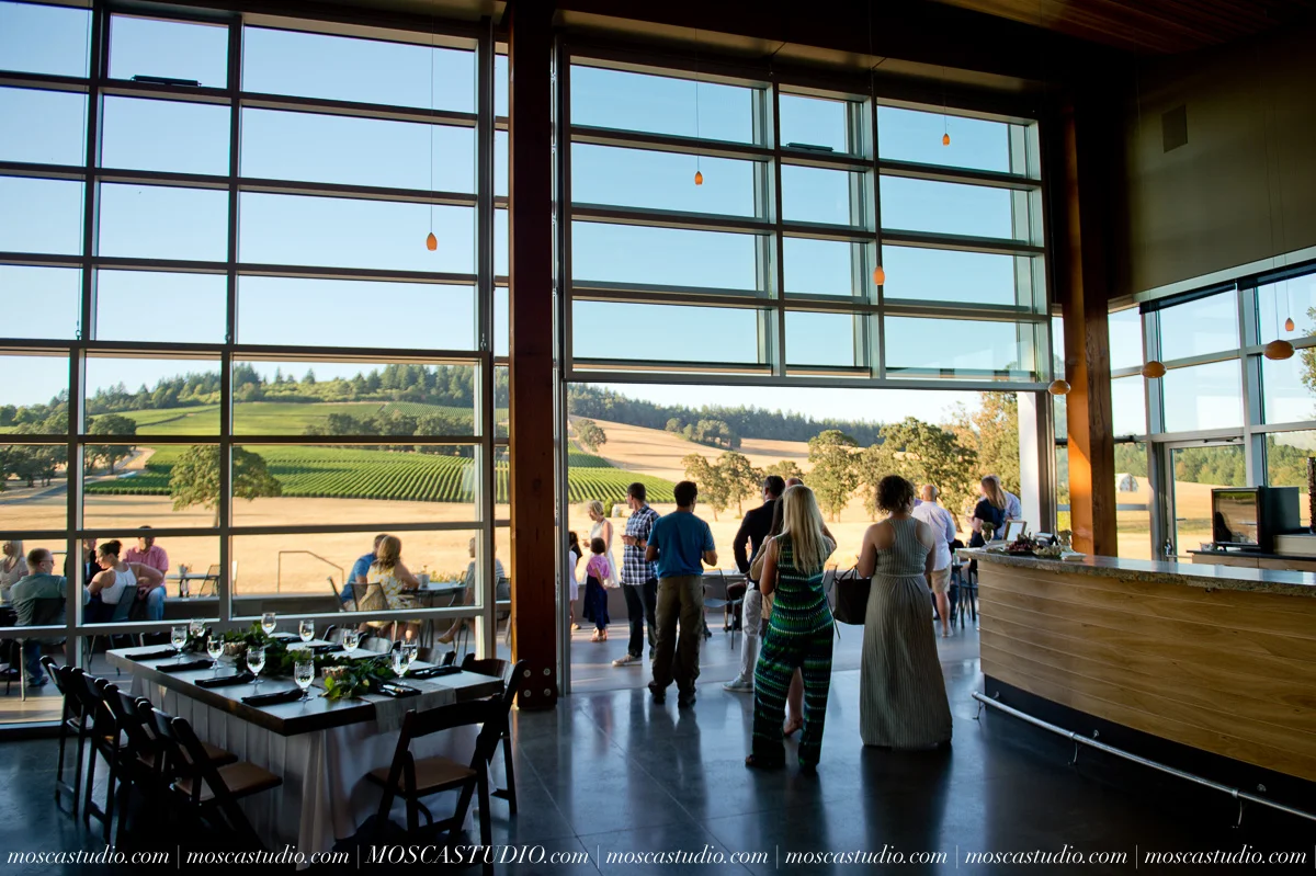 00038-MoscaStudio-Red-Ridge-Farms-Oregon-Wedding-Photography-20150822-SOCIALMEDIA.jpg