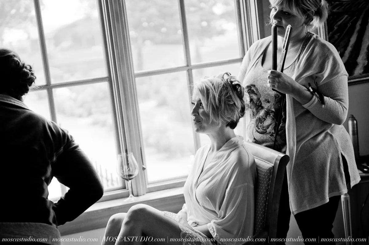 00084-MoscaStudio-Red-Ridge-Farms-Oregon-Wedding-Photography-20150822-SOCIALMEDIA.jpg
