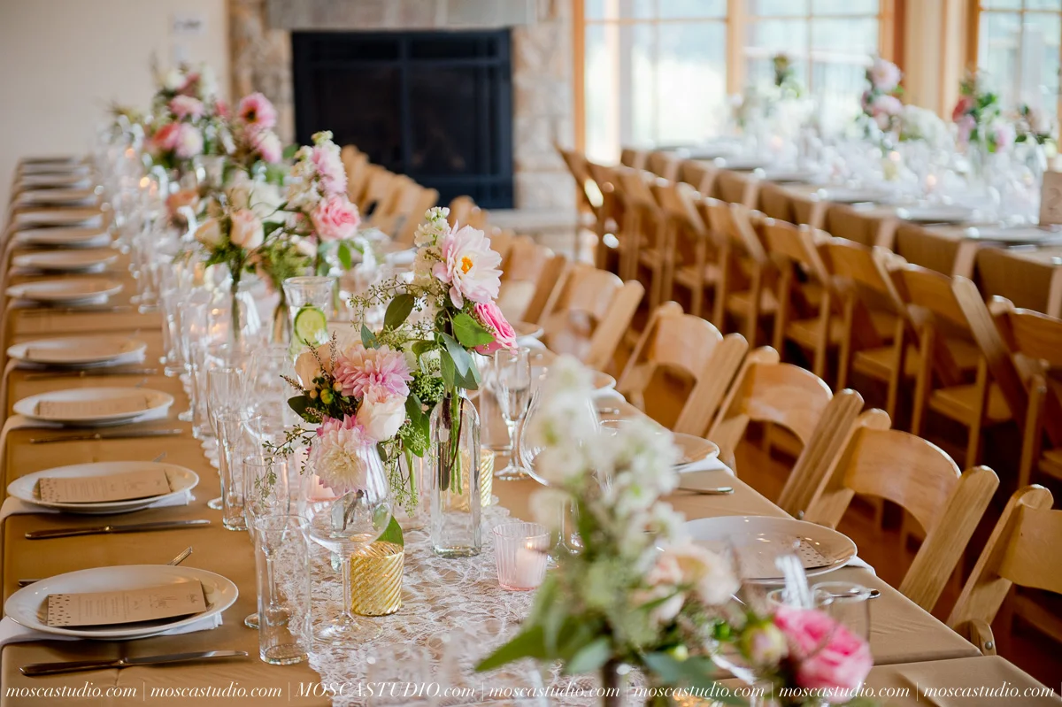 00273-MoscaStudio-Red-Ridge-Farms-Oregon-Wedding-Photography-20150822-SOCIALMEDIA.jpg