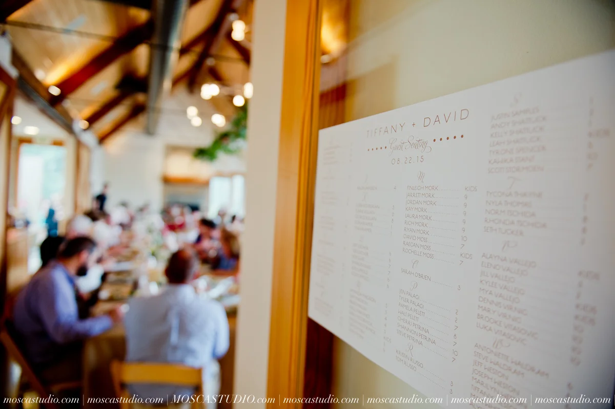 00331-MoscaStudio-Red-Ridge-Farms-Oregon-Wedding-Photography-20150822-SOCIALMEDIA.jpg
