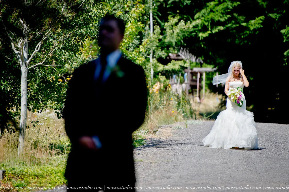 0021-moscastudio-gorge-crest-vineyard-wedding-photography-abraham-rebecca-81714.jpg