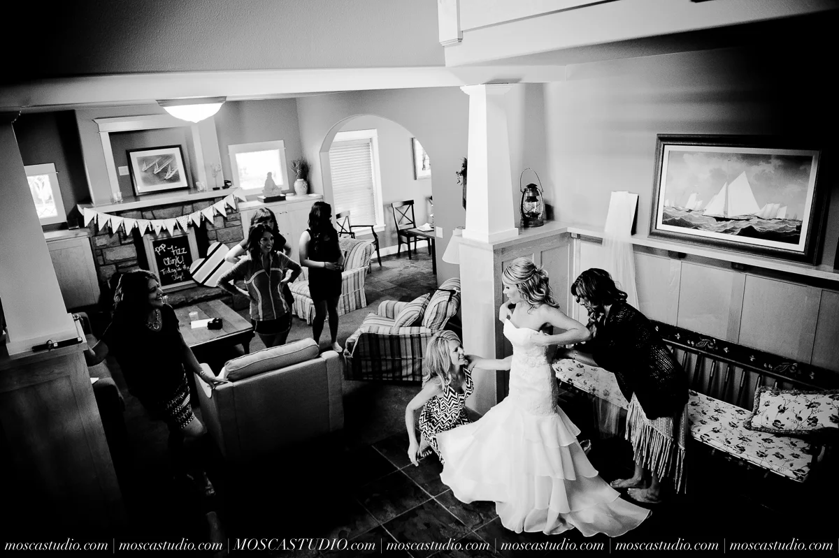 0050-MoscaStudio-Smith-Rock-State-Park-Bend-Wedding-20150620-SOCIALMEDIA.jpg
