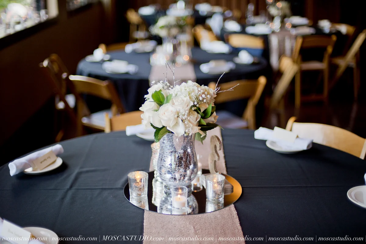 0581-MoscaStudio-Smith-Rock-State-Park-Bend-Wedding-20150620-SOCIALMEDIA.jpg
