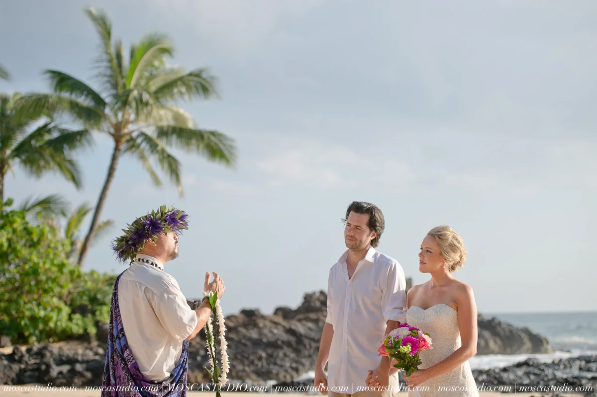 00154-MoscaStudio-AprilRyan-Maui-Hawaii-Wedding-Photography-20151009-SOCIALMEDIA.jpg