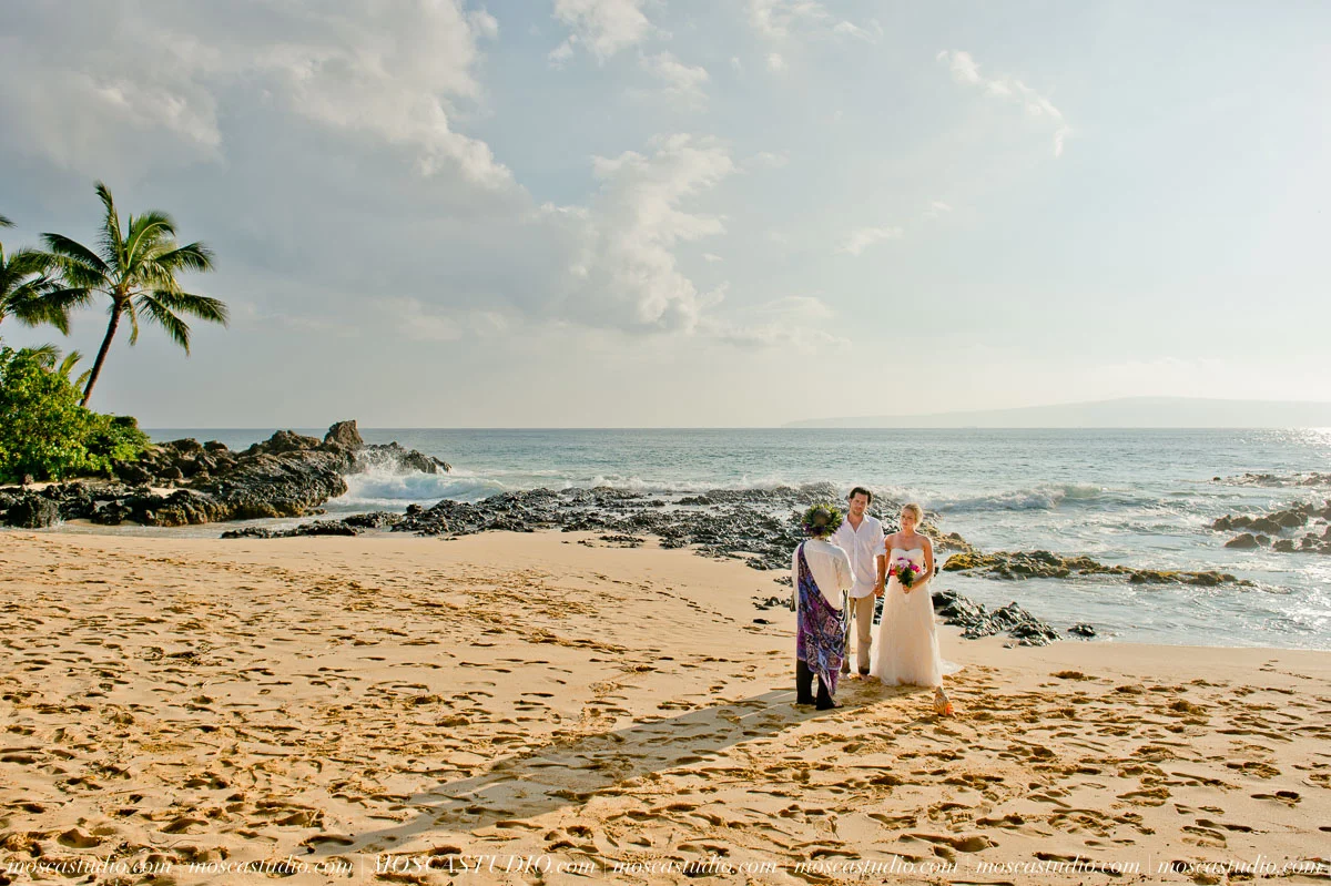 00155-MoscaStudio-AprilRyan-Maui-Hawaii-Wedding-Photography-20151009-SOCIALMEDIA.jpg