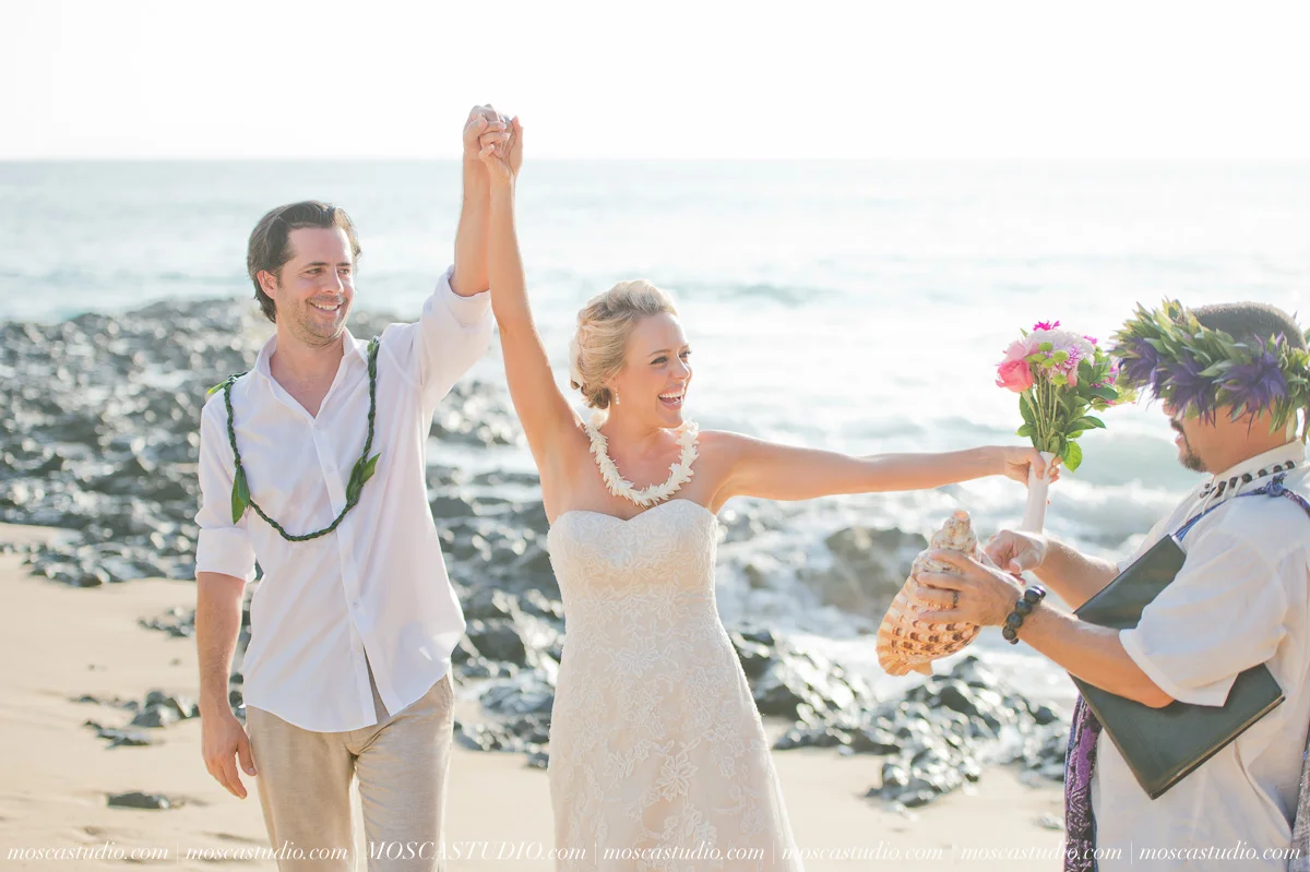 00352-MoscaStudio-AprilRyan-Maui-Hawaii-Wedding-Photography-20151009-SOCIALMEDIA.jpg