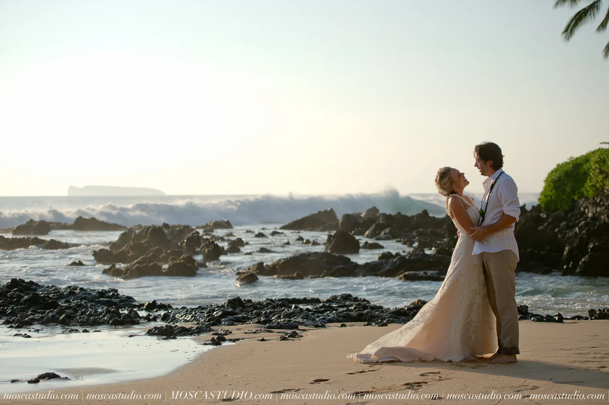 00434-MoscaStudio-AprilRyan-Maui-Hawaii-Wedding-Photography-20151009-SOCIALMEDIA.jpg