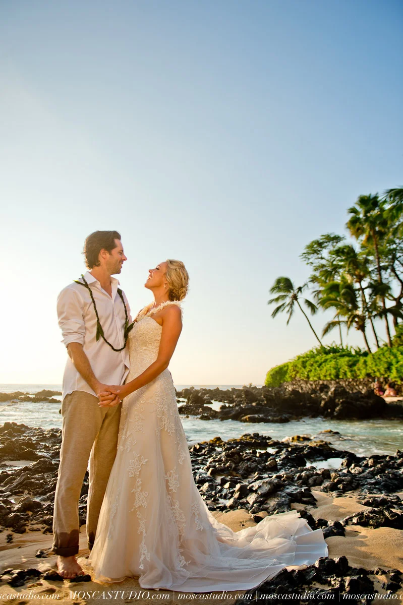 00488-MoscaStudio-AprilRyan-Maui-Hawaii-Wedding-Photography-20151009-SOCIALMEDIA.jpg
