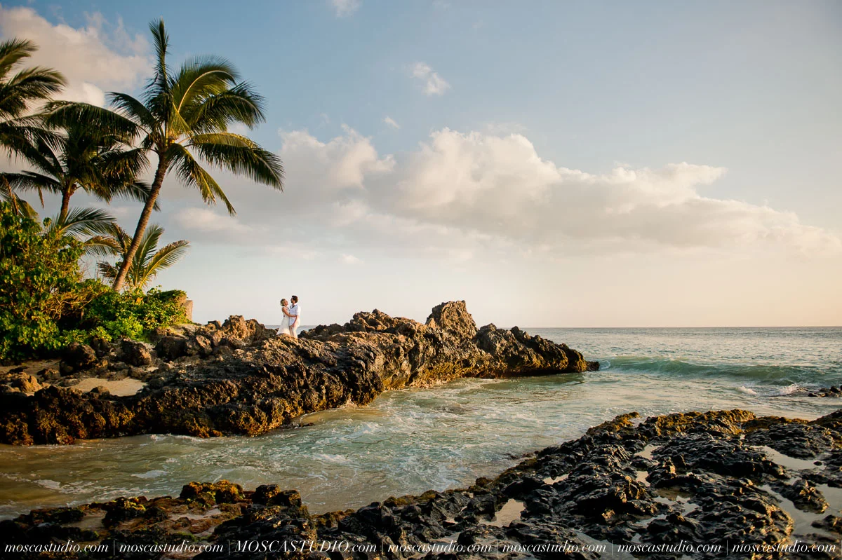 00536-MoscaStudio-AprilRyan-Maui-Hawaii-Wedding-Photography-20151009-SOCIALMEDIA.jpg