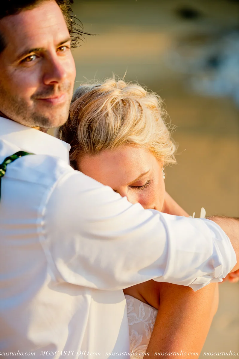 00554-MoscaStudio-AprilRyan-Maui-Hawaii-Wedding-Photography-20151009-SOCIALMEDIA.jpg