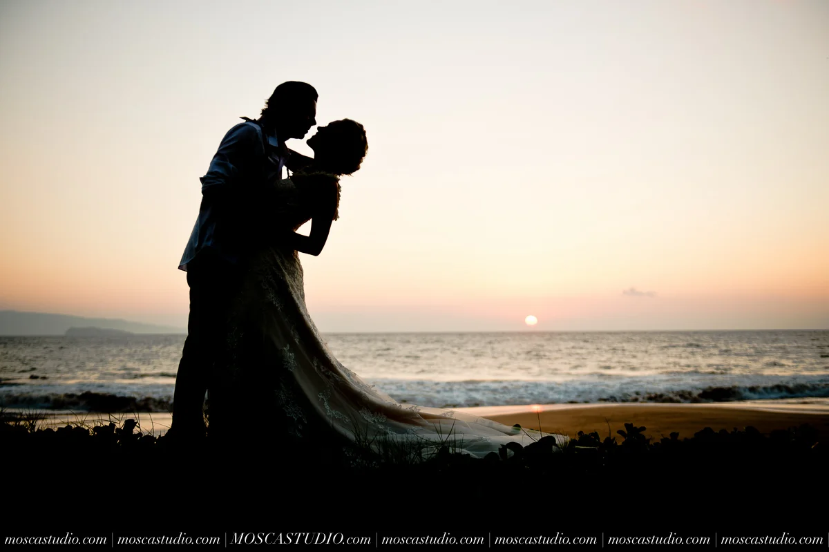 00577-MoscaStudio-AprilRyan-Maui-Hawaii-Wedding-Photography-20151009-SOCIALMEDIA.jpg