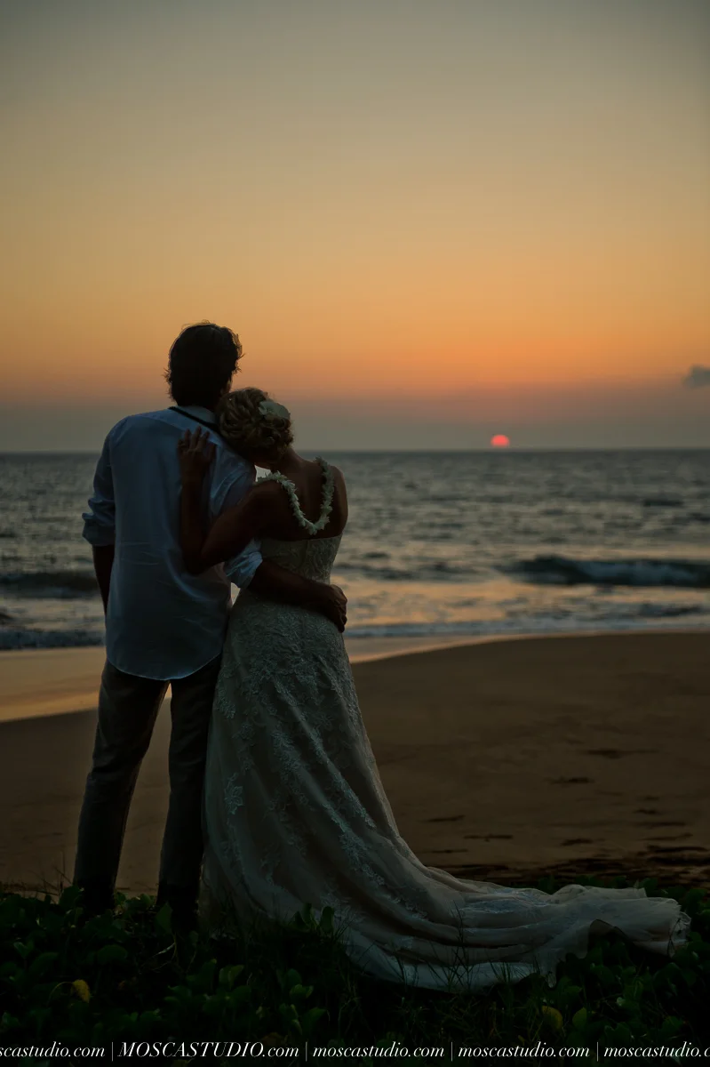 00582-MoscaStudio-AprilRyan-Maui-Hawaii-Wedding-Photography-20151009-SOCIALMEDIA.jpg